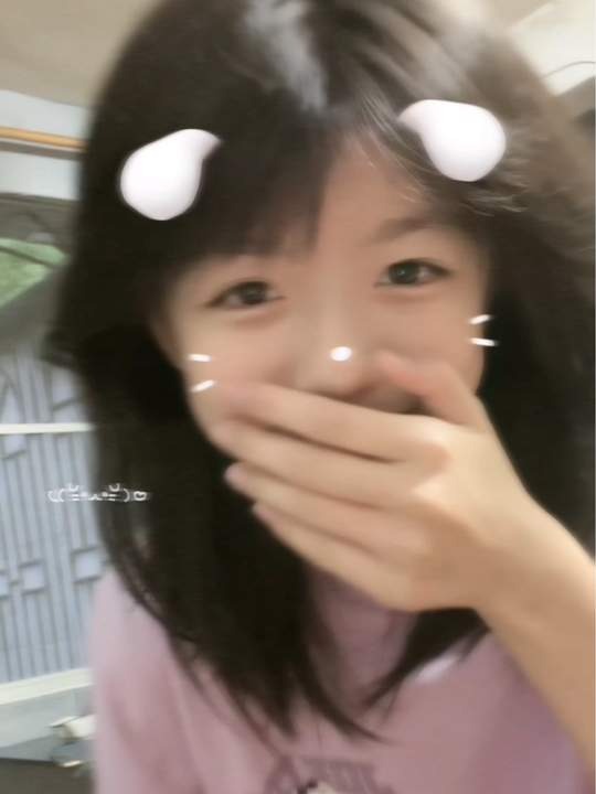 端庄娇柔劲爆女孩草地免费看不想发视频_