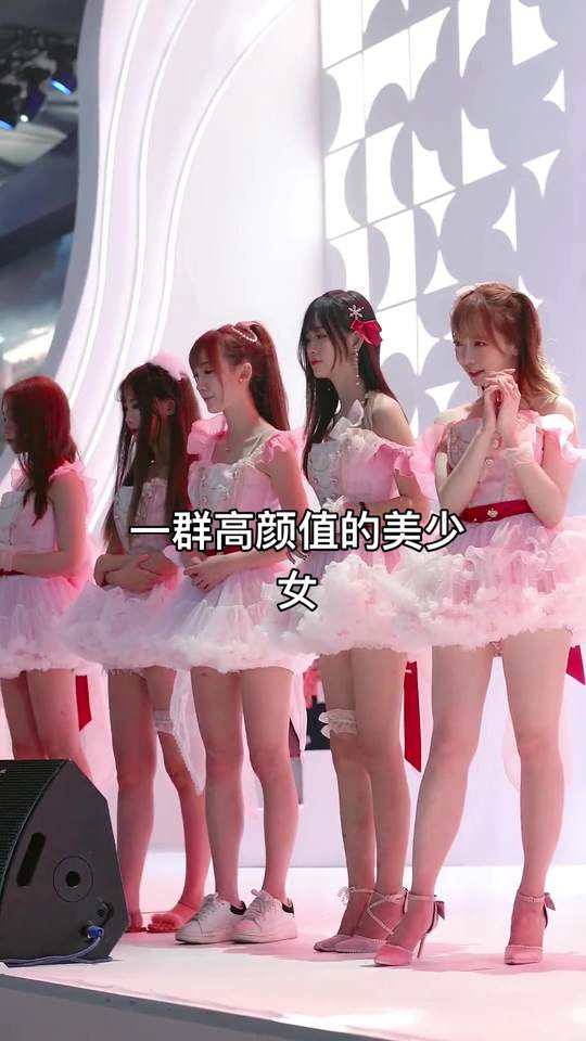 一群高颜值美少女们美爆纯欲浅笑图书馆韩模精选集